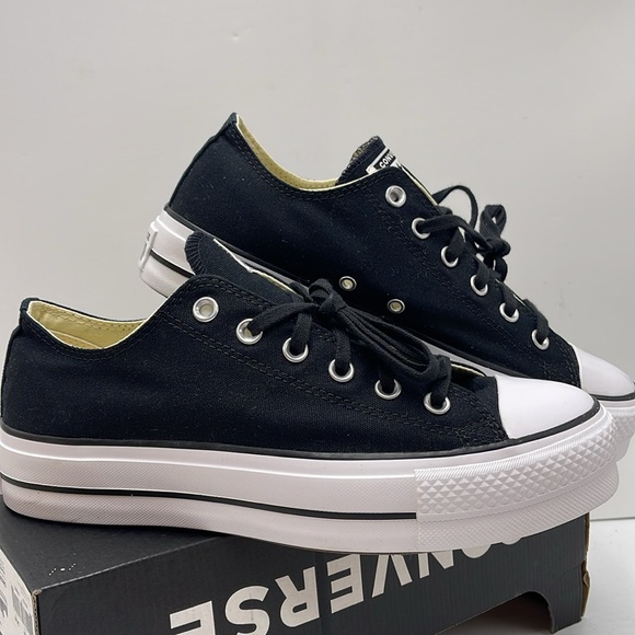 Converse WMNS CTAS LIFT OX
BLACK/WHITE/WHITE 560250C Platforms Sneakers - Picture 9 of 16